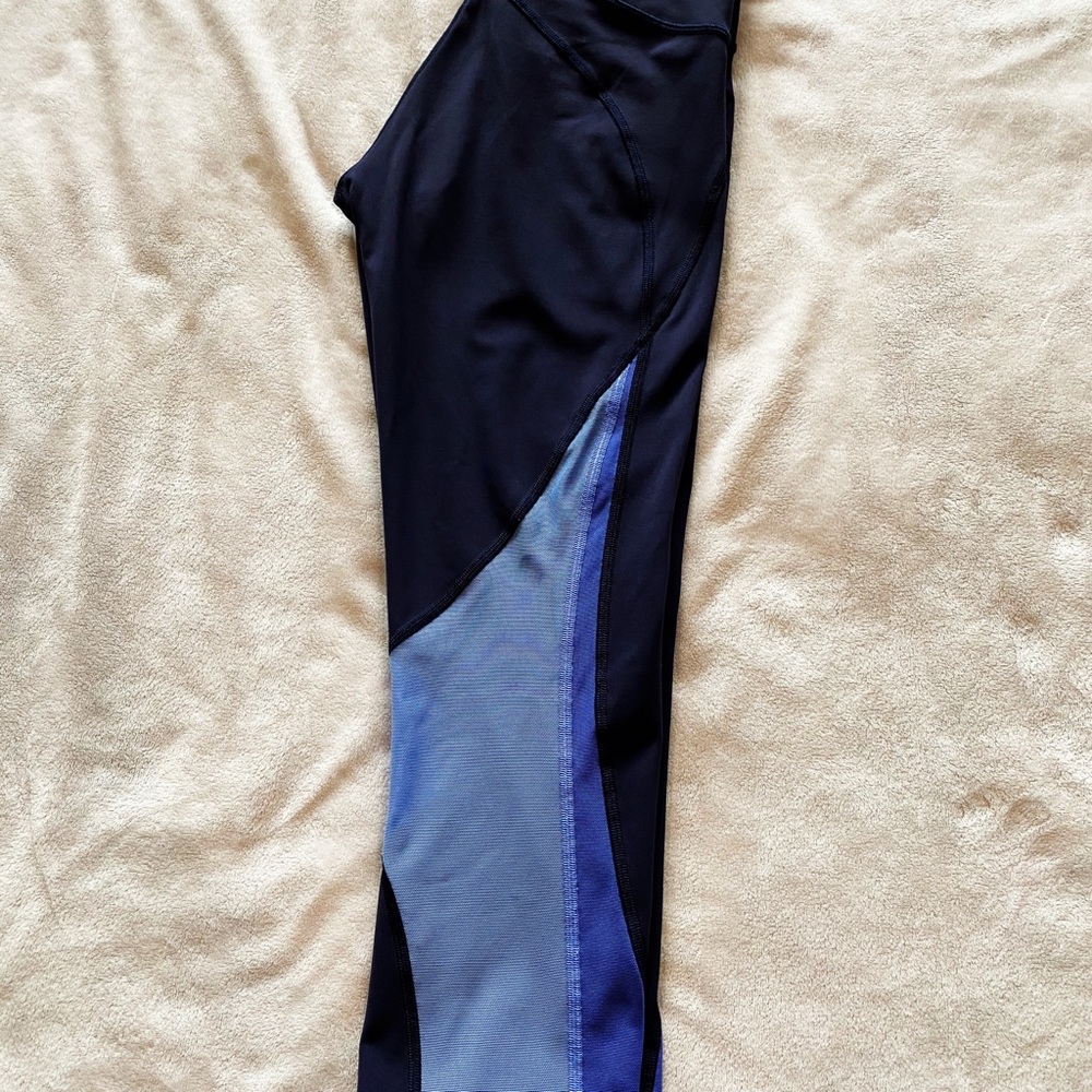 Fresh in Mesh Tight 21” royal size 4 gently worn leggings - Picture 4 of 5